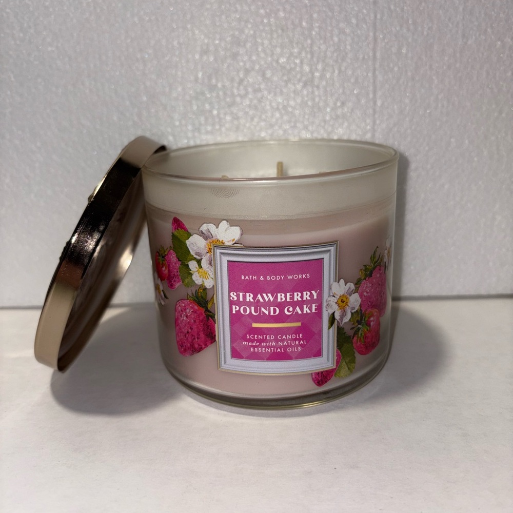 Bath & Body Works Strawberry Pound Cake Candle